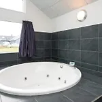 Feriehus Seven-Bedroom Holiday home in Nordborg 1